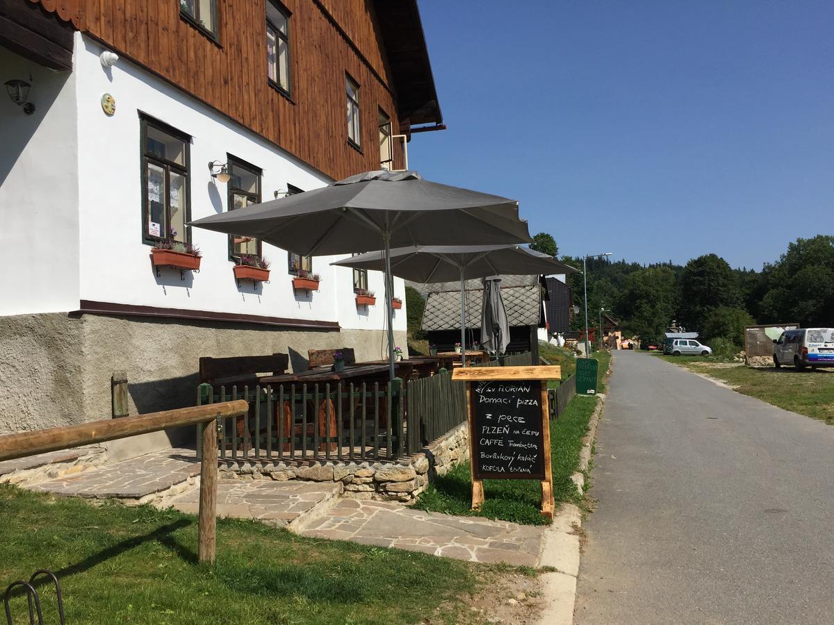 Wellness Hotel Florián České Žleby Stožec Esterno foto