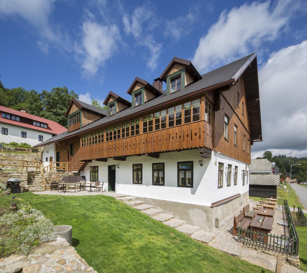 Wellness Hotel Florián České Žleby Stožec Esterno foto